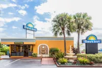 Days Inn by Wyndham Fort Lauderdale-Oakland Park Airport N Hotels in Wilton Manors