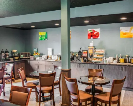 Quality Inn Franklin I-65 Отели в г. Джонсон