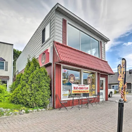 Walkable St Ignace Condo w/ Lake Huron Views