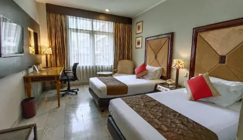 John's Pardede Hotel Internasional