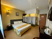 8 Days Boutique Hotel Impian Emas