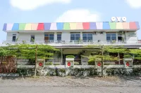 New Mira Hotel Hotels in Petompon