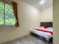 RedDoorz @ Cikitsu Batam Hotel dekat Sp.Plaza & Mall