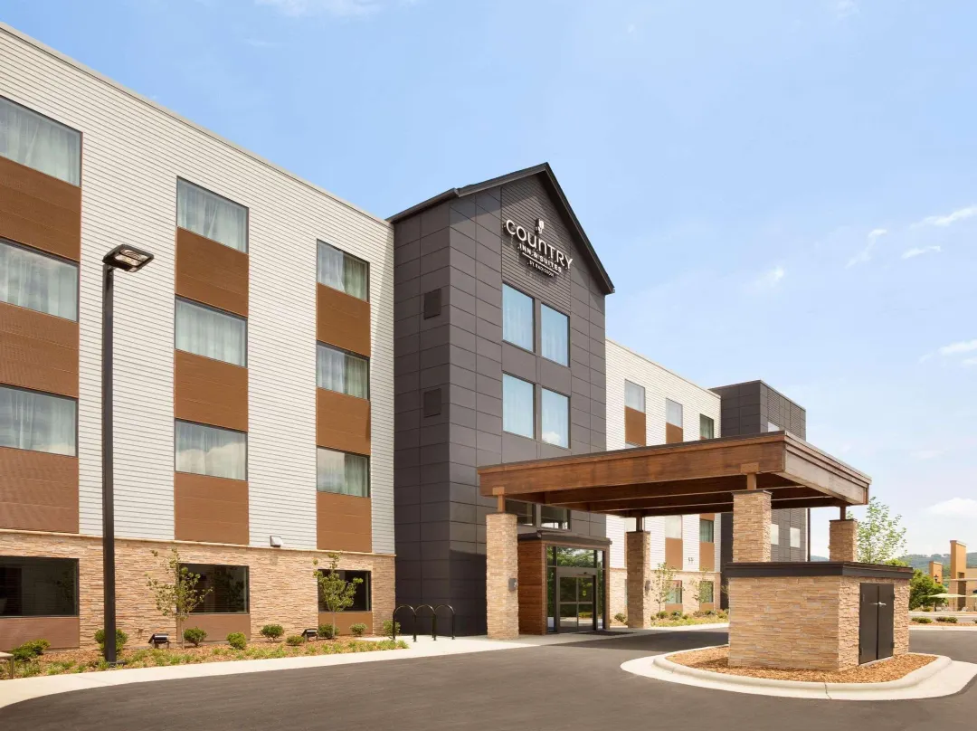 Country Inn & Suites By Radisson Asheville River Arts District - Asheville, NC