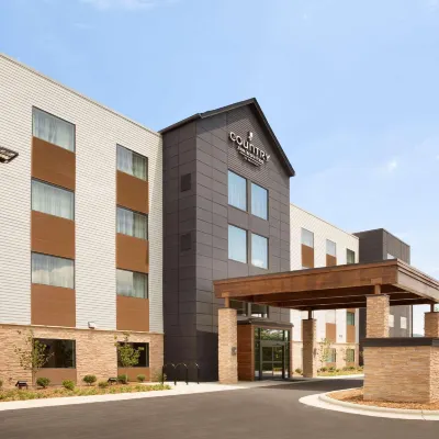 Country Inn & Suites by Radisson Asheville River Arts District Hotels near Asheville-Buncombe Technical Community College