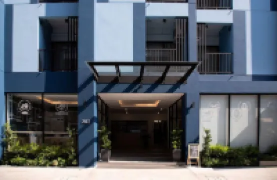 J & L Residence and Spa Hotel berhampiran Bangkok Thonburi University