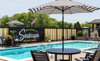 Seascape Motel & Cottages