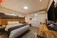 Namwon Hotel Made Hotel in zona Kwanghanrn