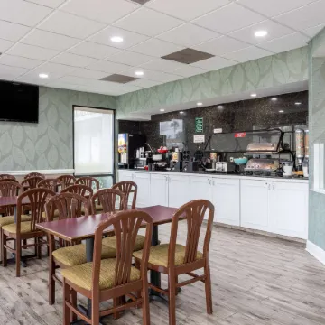 Ramada by Wyndham Altamonte Springs Near I-4