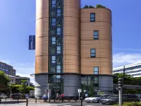 Novotel Suites Paris Issy-Les-Moulineaux Hotels near Auchan ISSY LES MOULINEAUX