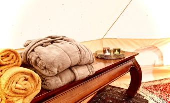 Tent Delhi a b&b in a Luxury Glamping Style