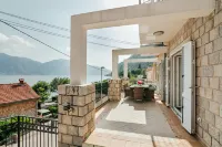 Spacious 4Br Beach House, Fantastic Sea Views