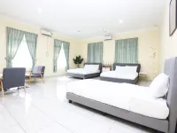 Aloha Chalet Hotels in Keluang