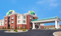 Holiday Inn Express & Suites Franklin - Oil City