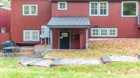 MAD House Rentals 10 Bedroom Lodge by RedAwning Hotels in Warren