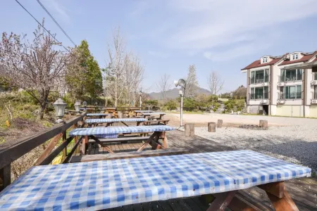 Chuncheon Attic in My Mind Pension Отели рядом с достопримечательностью «Jade Garden»