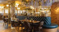 The Redhurst Hotel Glasgow Hotels in Гіффнок