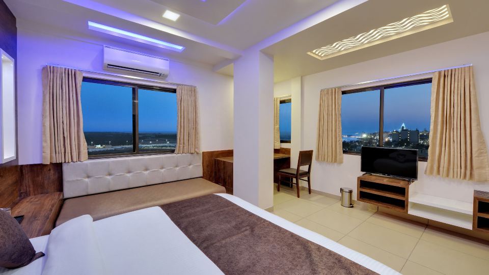 Hotel Devkinandan