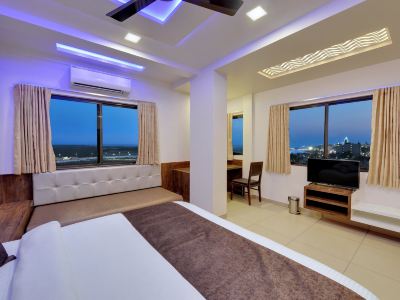 Hotel Devkinandan