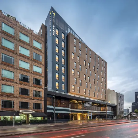 Hyatt Place Bogota Convention Center Отели рядом с достопримечательностью «Конгресс-центр G12»