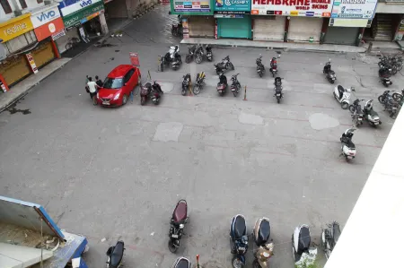 Hotel Metro Regency Отели в г. Мератх