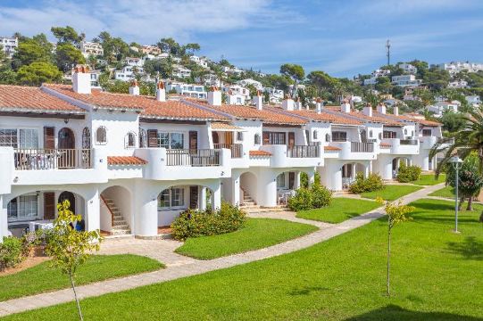 Apartamentos Son Bou Gardens by Menorcarentals - Housity