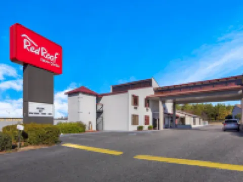 Red Roof Inn & Suites Monroe, NC Hotels in Monroe