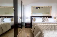 Beachfront 8Br Villa with Pool & Maid *Los Corales - 빌라