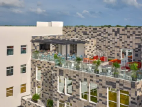 City Express Plus by Marriott Cancún Aeropuerto Riviera ベニート・ファレスのホテル