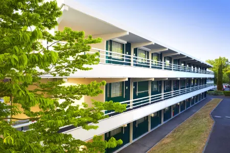 Campanile Poitiers - Site du Futuroscope Отели в г. Шаснёй-дю-Пуату