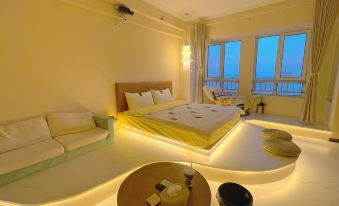 Yuerong Bay Jieyouzhan Serviced Apartment (Central Academy High School Mingrun Plaza Yanshun Road)
