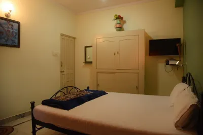Rukkmani Guest House