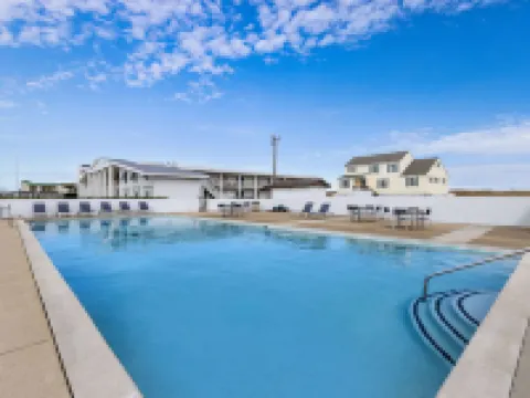 Days Inn by Wyndham Kill Devil Hills Oceanfront - Wilbur Hotels in Kill Devil Hills