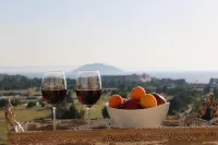 Kelyfos Hotel - Bergblick