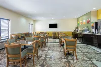 Quality Inn & Suites Near I-80 and I-294 Hotels in Homewood