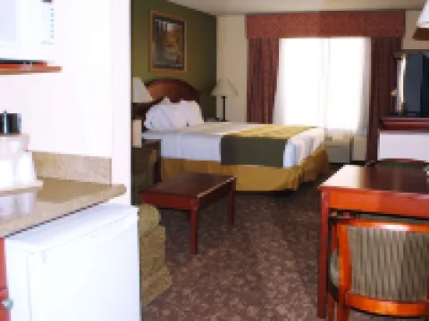 Magnuson Hotel Commerce Hotels in Commerce