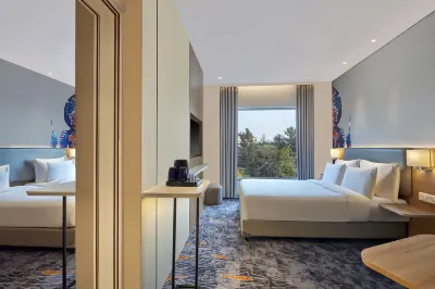 Holiday Inn Express Bengaluru Bommasandra Hotels near LEELA FISH AQUARIUM