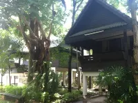 Mae Khum Villa - parking