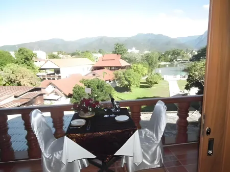 Ngamta Hotel Отели рядом с достопримечательностью «Wat Phra That Doi Kong Mu»
