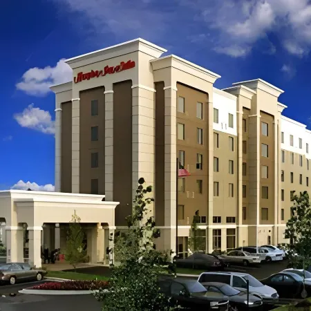 Hampton Inn & Suites Cleveland-Beachwood