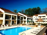 Courtyard Birmingham Homewood - Pools