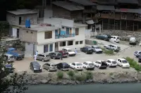 ซะฮูร์โรงแรมและร้านอาหาร