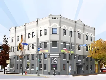 Ocean Island Inn | Backpackers | Suites Отели рядом с достопримечательностью «Art Gallery of Greater Victoria»