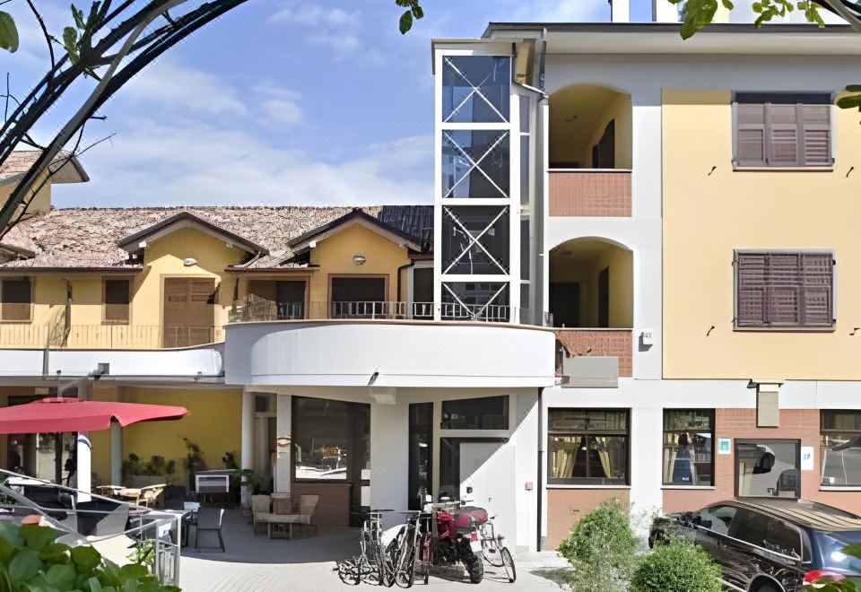 Park Hotel La Pineta - Housity