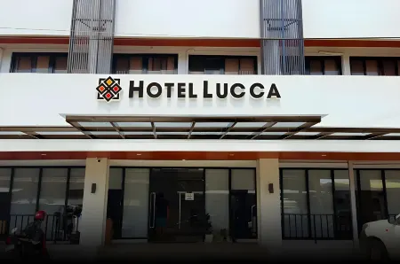 Hotel Lucca Отели рядом с достопримечательностью «Бикол Юниверсити Колледж оф Сайенс»