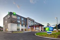 Holiday Inn Express & Suites TERRACE by IHG - Parking