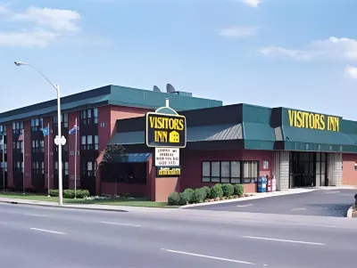 Visitor's Inn Hotel dekat Hamilton Go Station