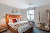 Your Apartment |  Two Bed Apartment with Balcony - 방갈로