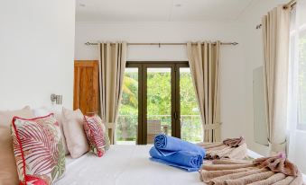 Palm Holiday Apartments