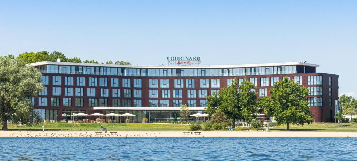 Courtyard Wolfsburg Отели в г. Вольфсбург
